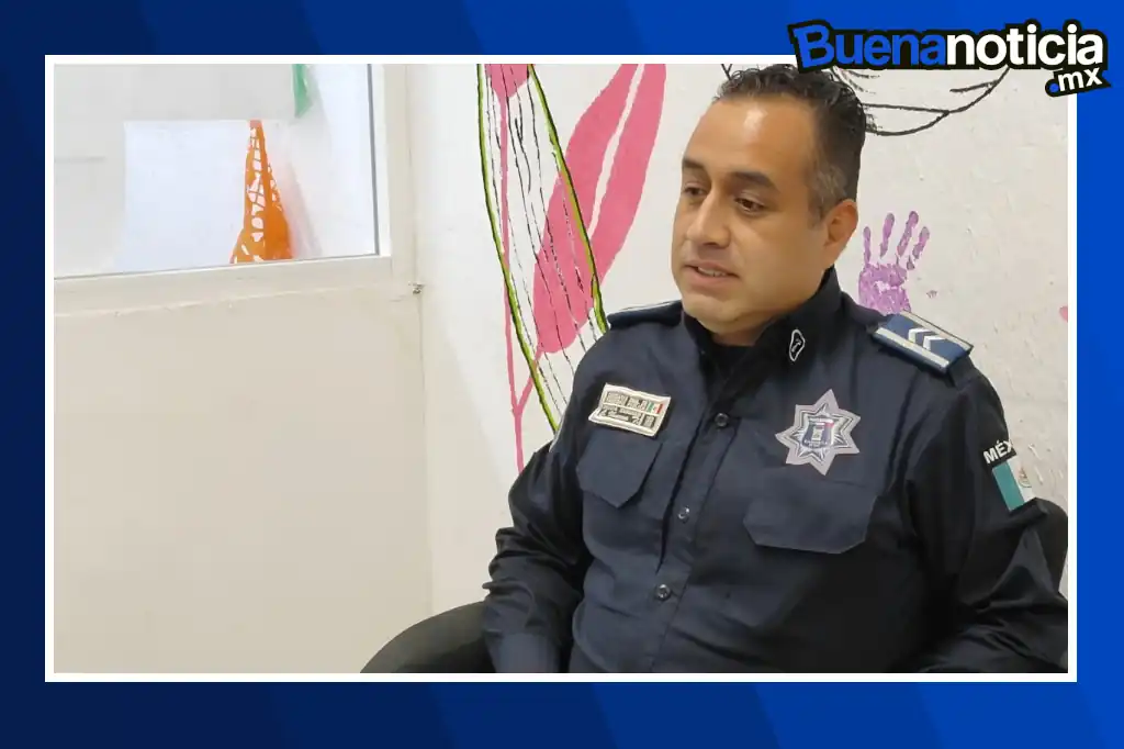 Policías municipales rescataron a un joven de 20 años que intentó arrojarse de un puente peatonal en Tlalnepantla, Estado de México, después de que lo rechazaran en una entrevista de trabajo por su discapacidad en el habla y sus ataques de ansiedad.