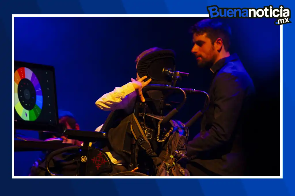 EyeHarp es un innovador sistema que permite a personas con discapacidad tocar y aprender música mediante el movimiento de los ojos o cabeza.