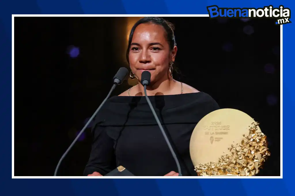 Buena noticia: Charlyn Corral conquista el Balón de Oro como delantera del año